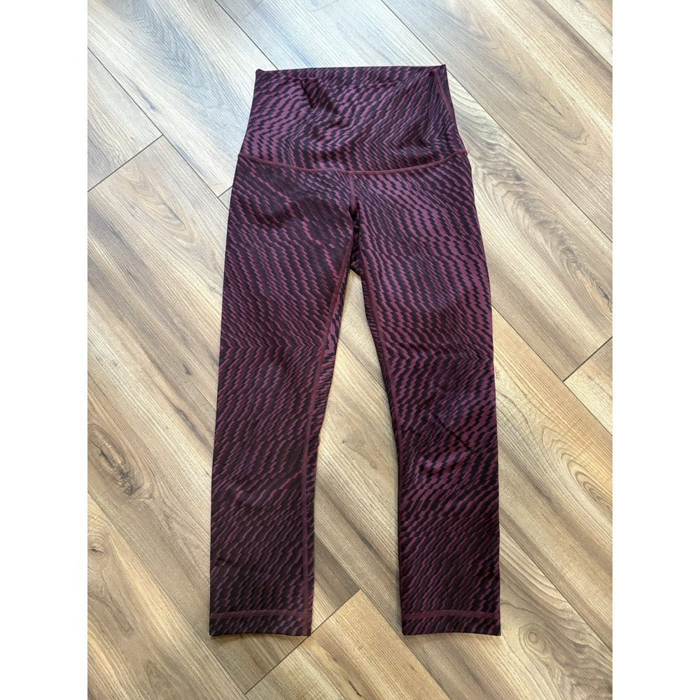 Lululemon Women's Sz 4 Leggings Yoga Pants‎ Burgundy Cropped 25 Inch Inseam